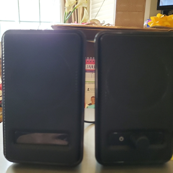 Amazon computer speakers - Picture 1 of 6